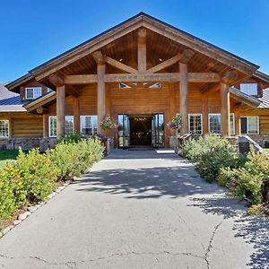 Headwaters Lodge & Cabins At Flagg Ranch